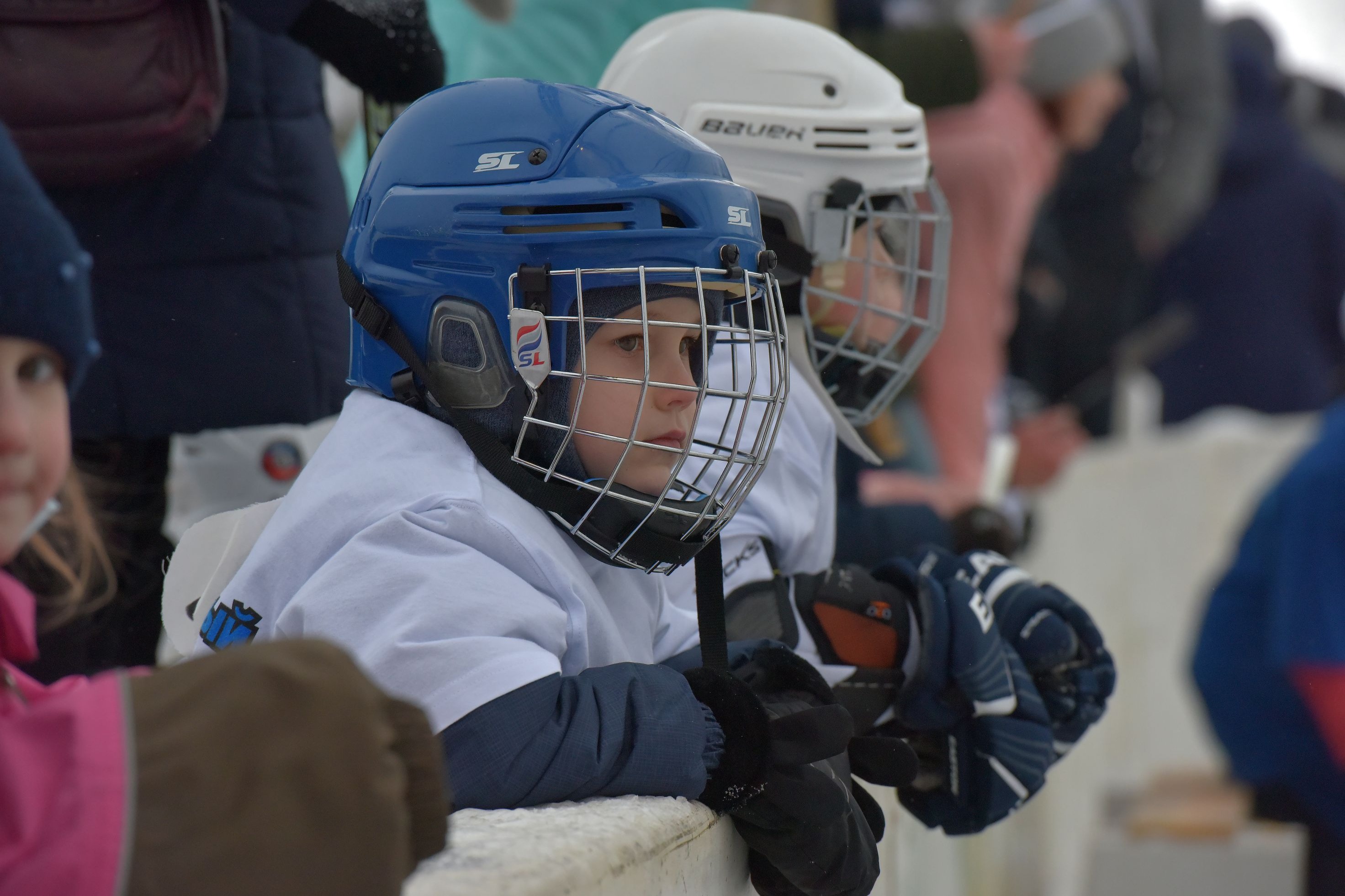 Конкурс 11 мая. Хоккей дети 10-12 лет. Добрый лед фонд Тимченко. Фонд Тимченко хоккей. Реклама на льду хоккей.